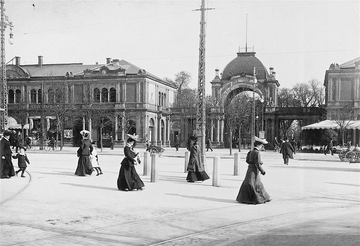 Tivoli gardens during war